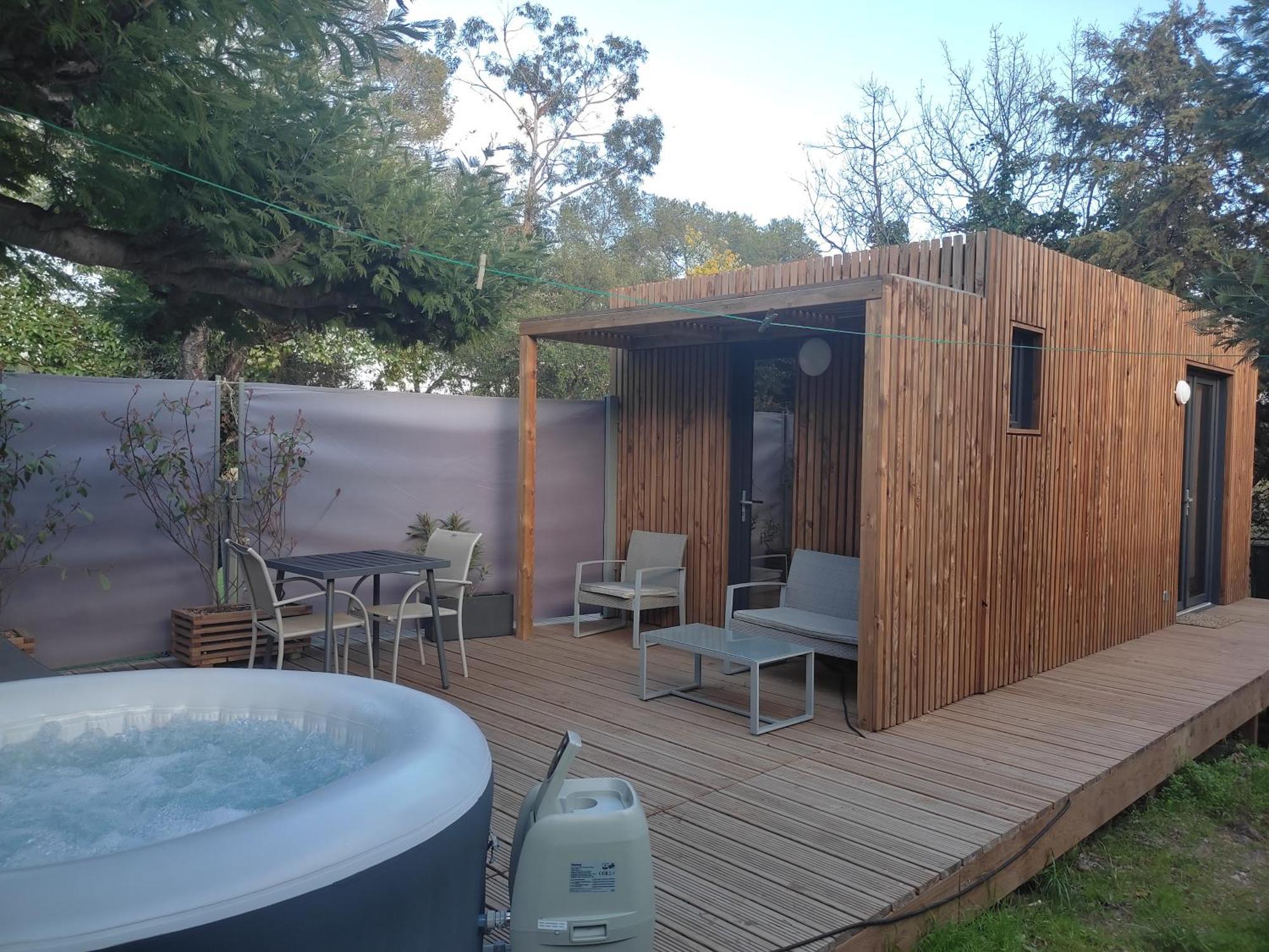 Joli Studio Climatise Avec Jacuzzi Prive Et Entree Independante Fréjus Exterior foto